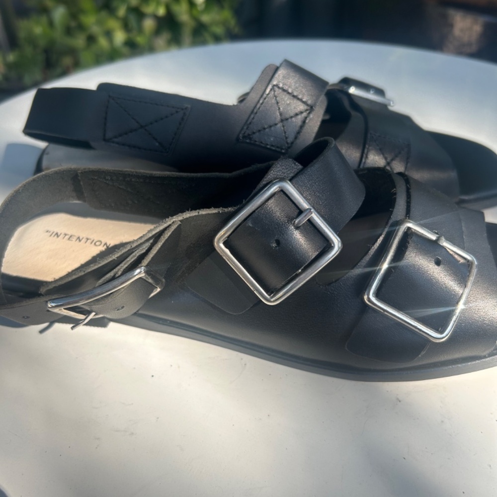 Intentionally Blank Black Sandals - Picture 2 of 6